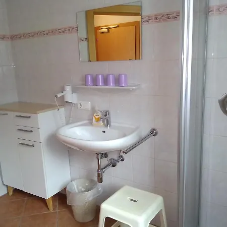 ベッド・アンド・ブレックファスト Vermietung & Verpachtung Zellermoosstrasse 14 *